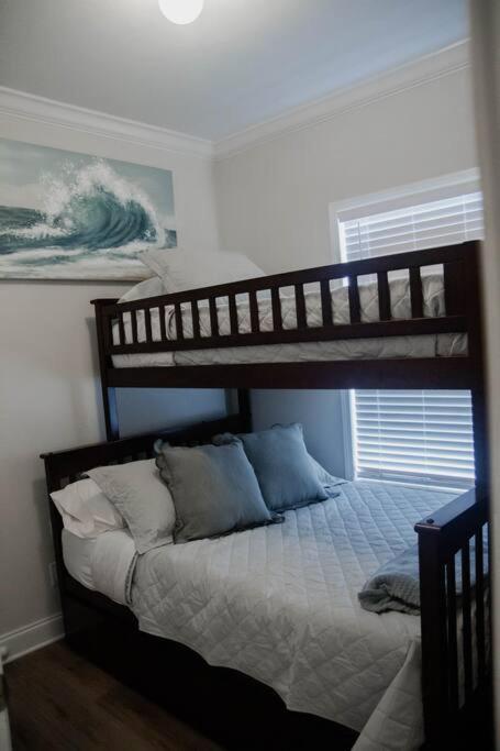 Beachside Bungalow Navarre Exterior photo
